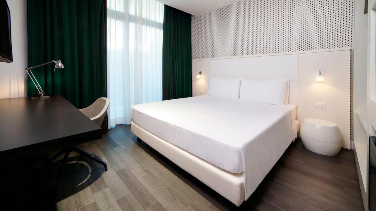 Holiday Inn Nola - Naples Vulcano Buono By Ihg Exterior photo